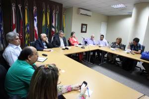 Líder do Governo, deputado José Sarto, recebe comando de greve na AL