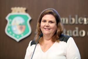 Dep. Fernanda Pessoa (PR)