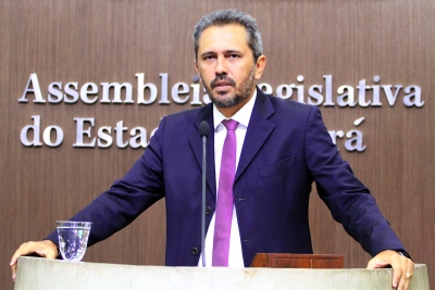 Deputado Elmano Freitas