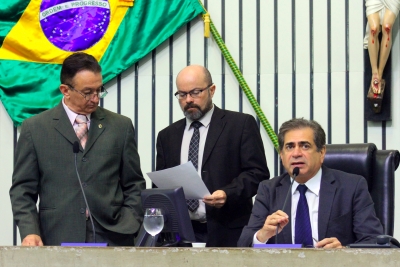 Presidente da AL, deputado Zezinho Albuquerque, fala na abertura dos trabalhos 