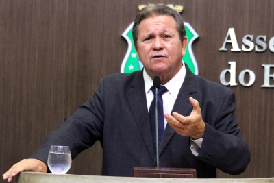 Deputado Roberto Mesquita