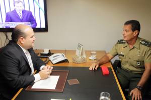 Pres. Roberto Claudio recebe General Gomes de Mattos