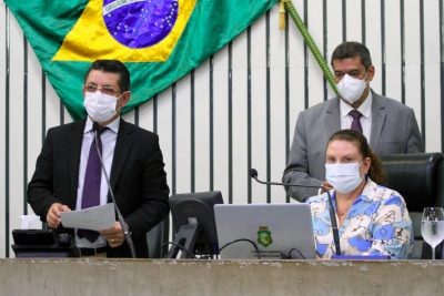 Leitura do expediente da sessão plenária desta quarta-feira, realizada pelo sistema híbrido